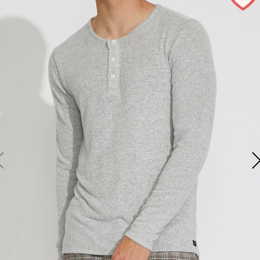 CIVIL SOCIETY HENLEY HEATHER LIGHT GRAY KNIT
Size large